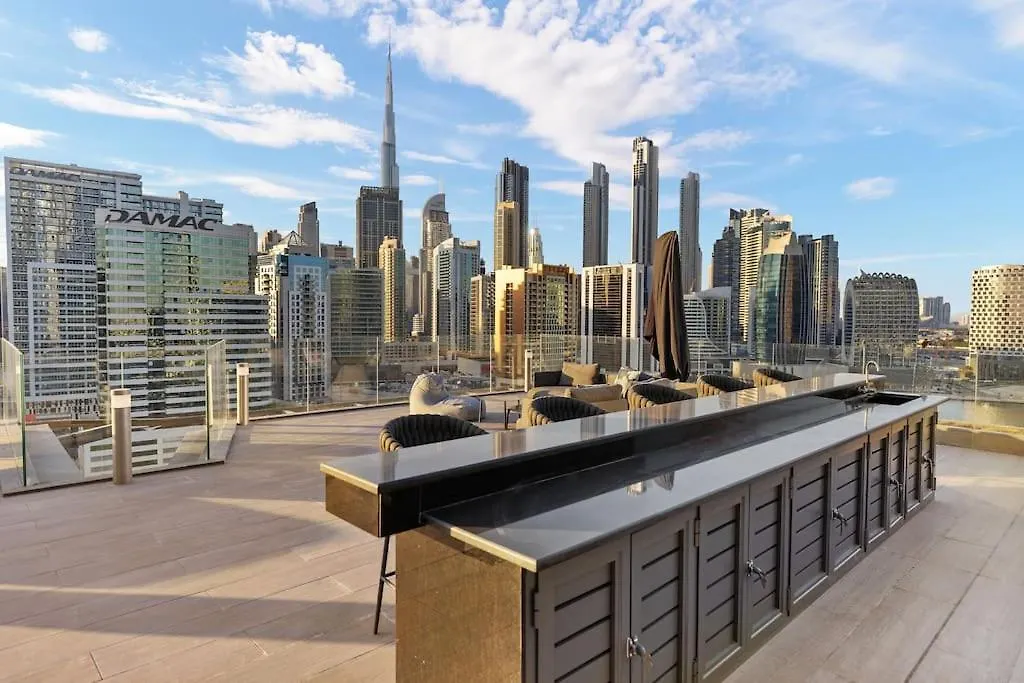 Waves - Premium Studio Stay In The Heart Of Business Bay Dubai