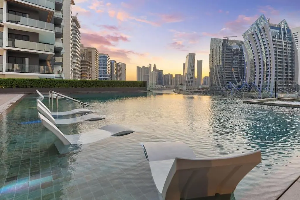 Waves - Premium Studio Stay In The Heart Of Business Bay Dubai